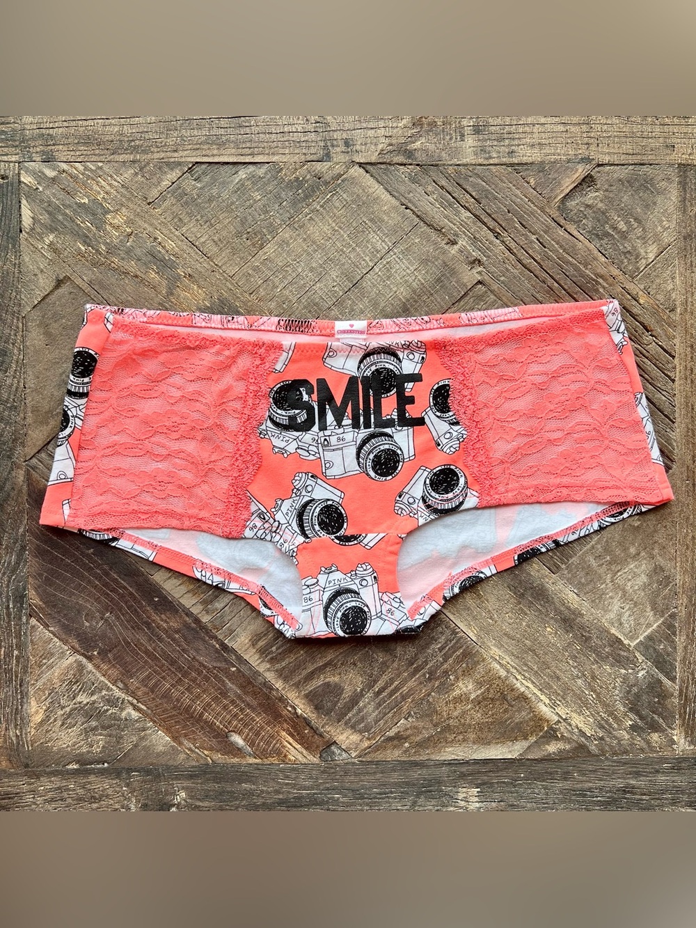 RARE NEW • VS PINK “Smile” Camera Cheeksters Low Rise Boyshort Panty •